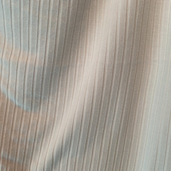 H&M off shoulder shirt, size med - Picture 4 of 6